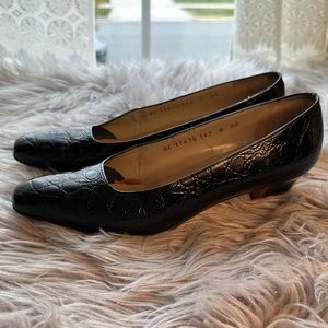 Vintage Salvatore Ferragamo Black Patent Leather Pumps